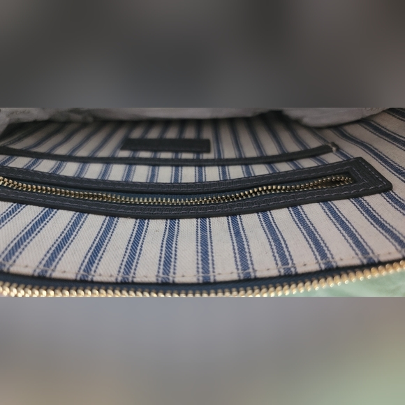 Dooney & Bourke purse - Picture 8 of 10